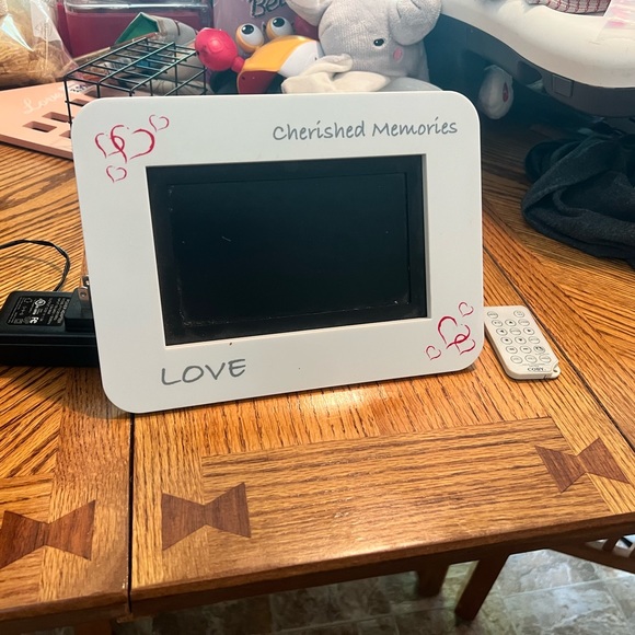 Digital photo frame - Picture 1 of 1